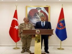 EMNİYET MÜDÜRÜNDEN KOMUTANA ZİYARET