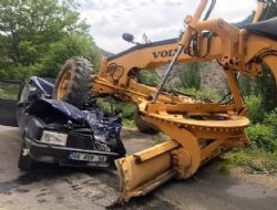 ARABA KULLANIRKEN GREYDER EZDİ: 1 ÖLÜ